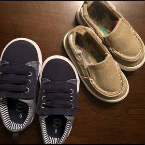 2 Pairs of Toddler Size 6 Shoes